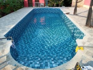 Piscinas Internas vs. Externas: Prós e Contras De Cada!